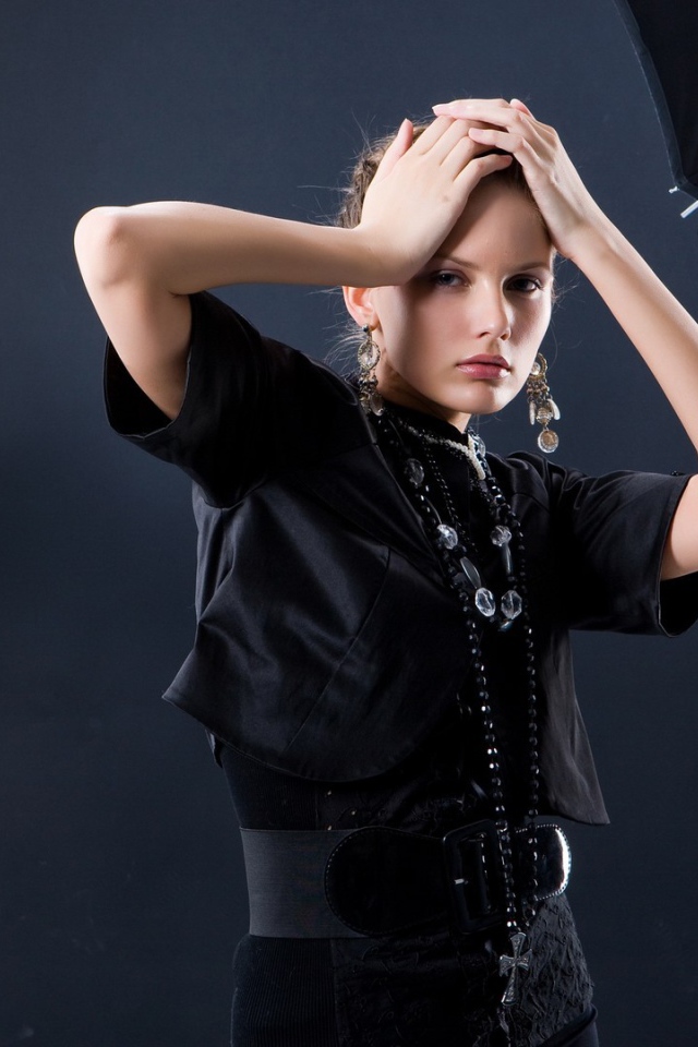 Девушка в фото салоне