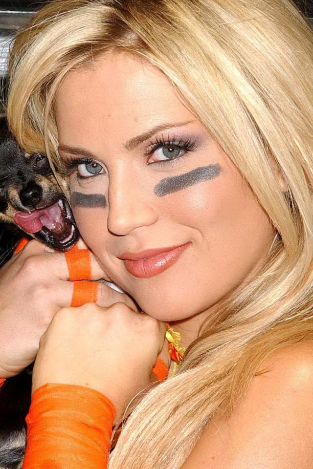 Вилла Форд с собакой