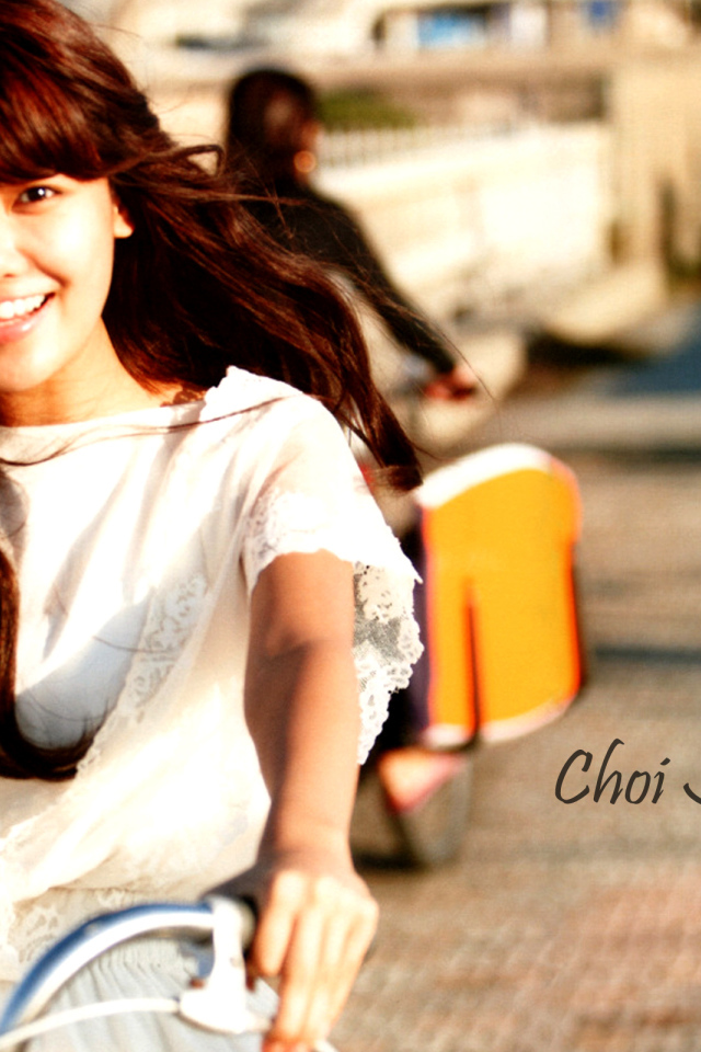 Корейские девушки на велосипедах