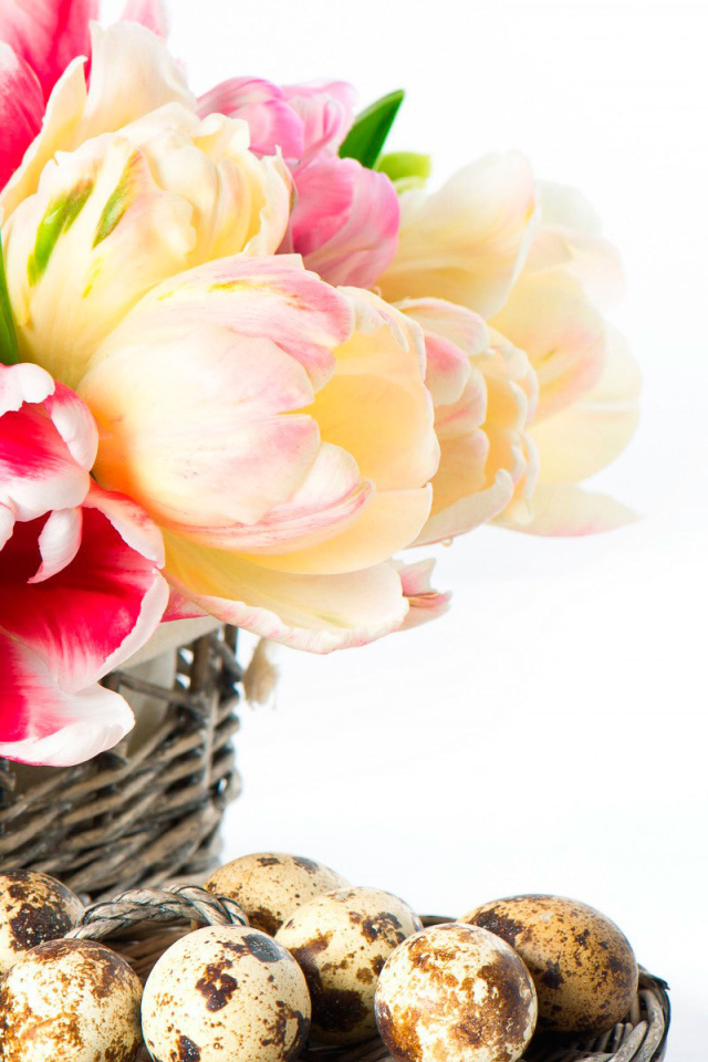 Букет в корзине на Пасху