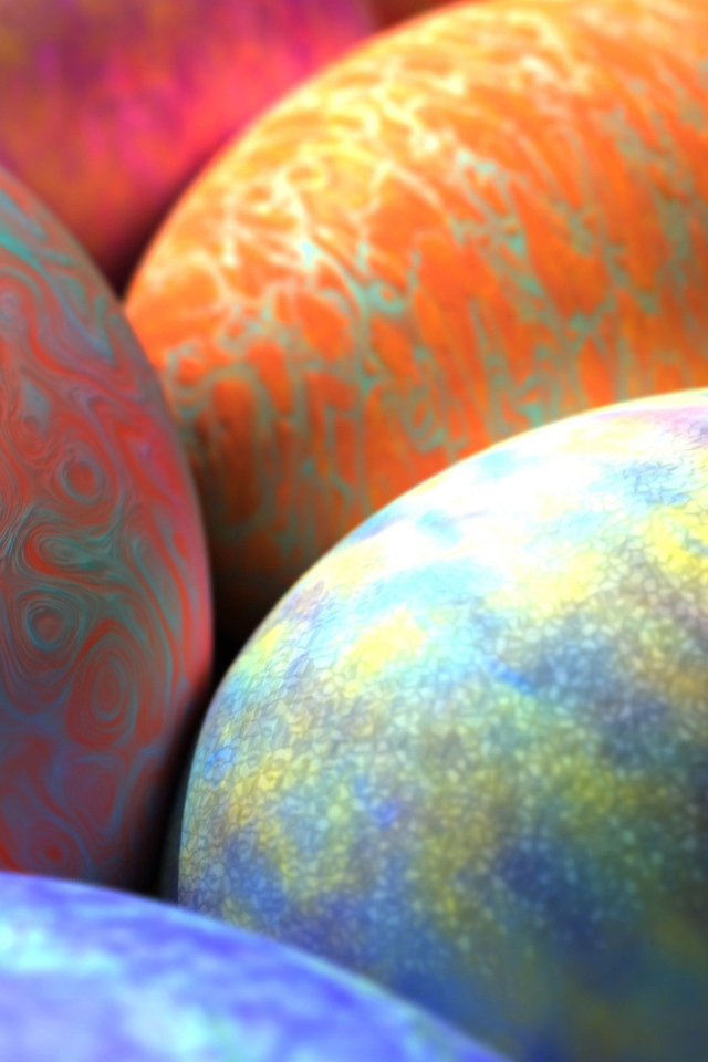 Ярко раскрашенные яйца на Пасху