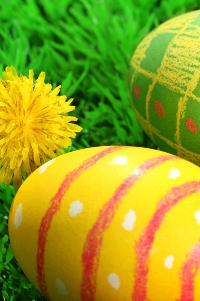 Одуванчики и яйца на Пасху