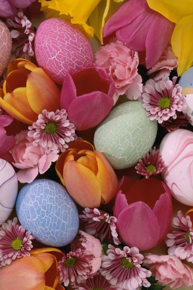 Пасхальные яйца с цветами