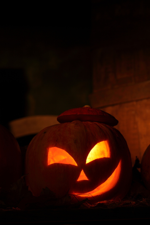 Три тыквы со свечами