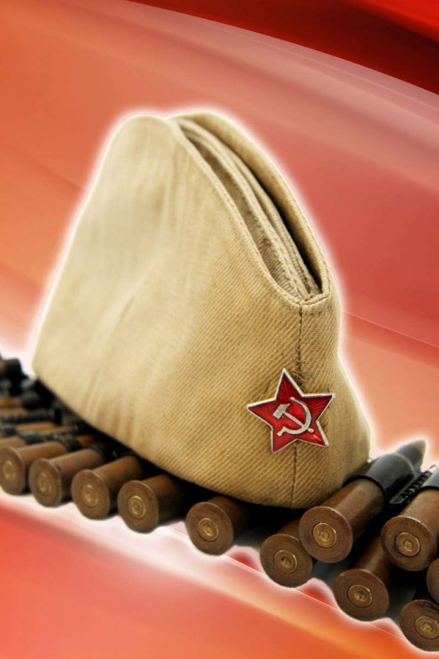 Пилотка и патроны в День Победы 9 мая