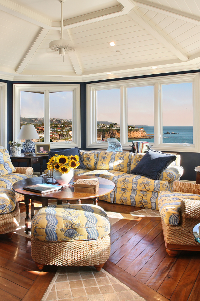 Комната с видом на море