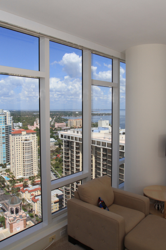 Балкон в городской квартире