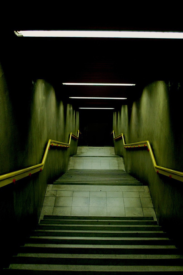 Лестница ведущая в темноту