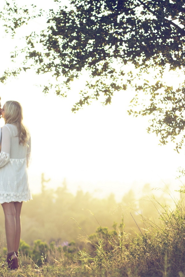 Поцелуй на природе