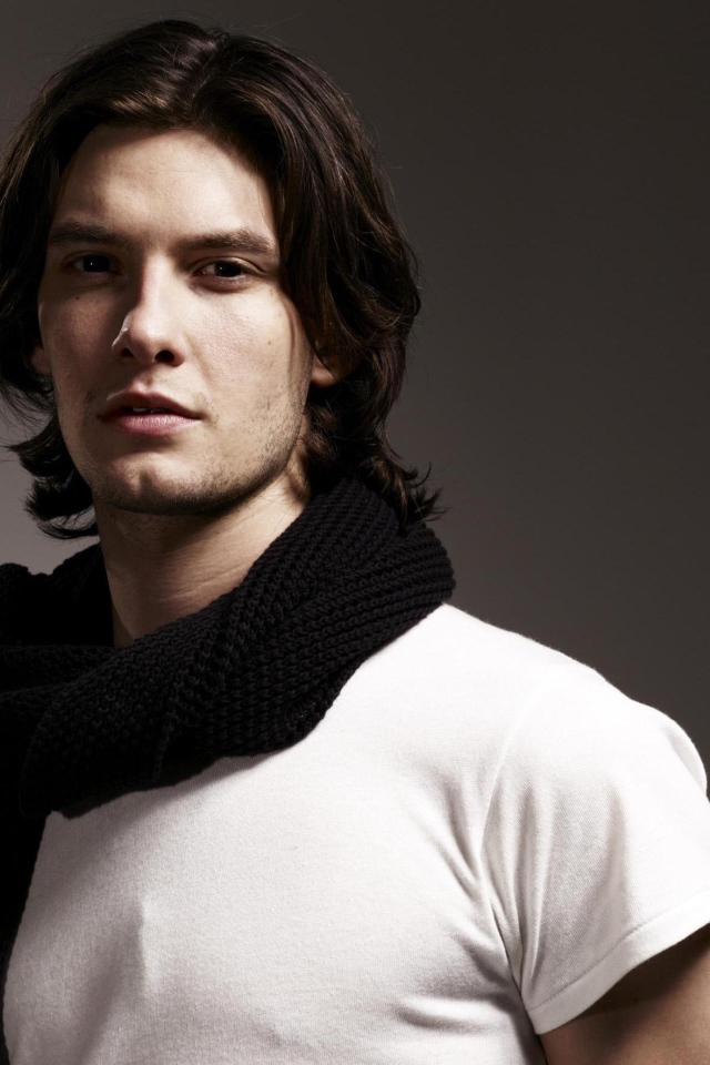 Актер Бен Барнс