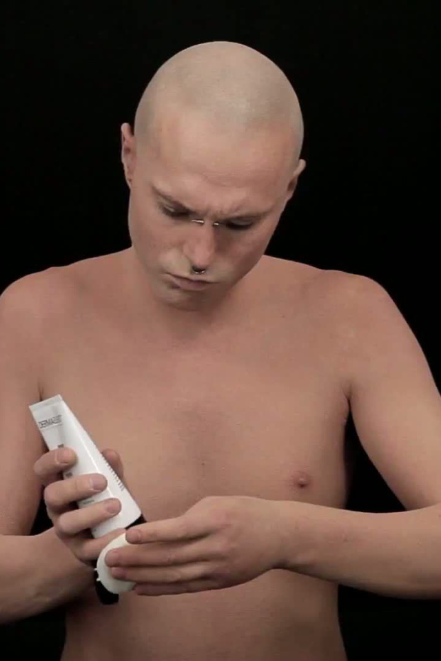 Известный актер Рик Жене