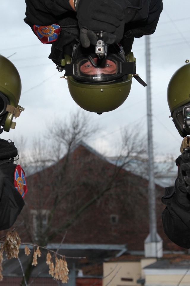 Под прицелом у спецназа