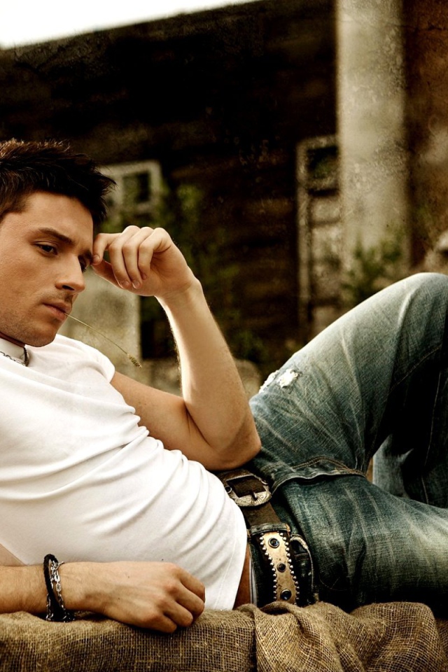 Популярный актер Сергей Лазарев