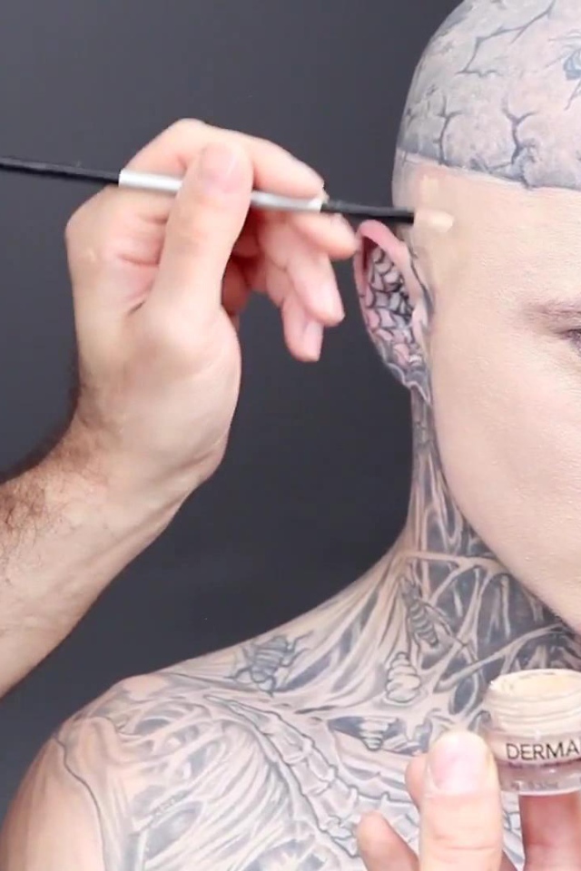 Популярный Рик Жене