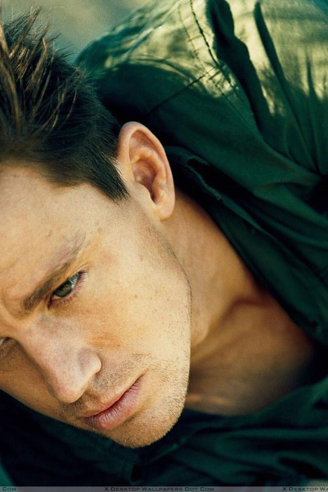 Ченнинг Татум в черной рубашке