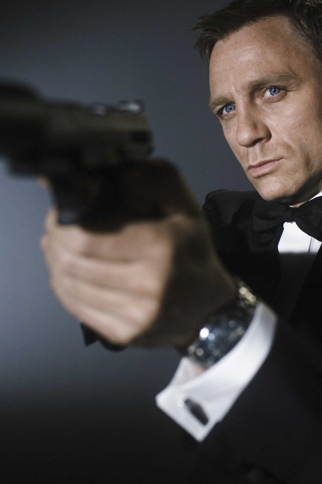 Дэниел Крейг в роли Джеймса Бонда