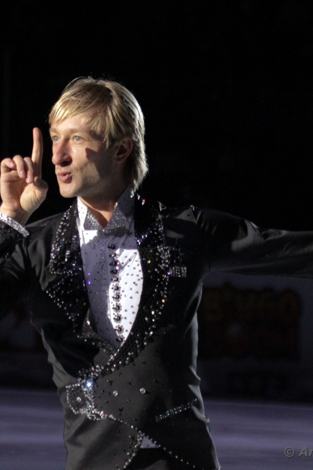 Евгений Плющенко во время выступления