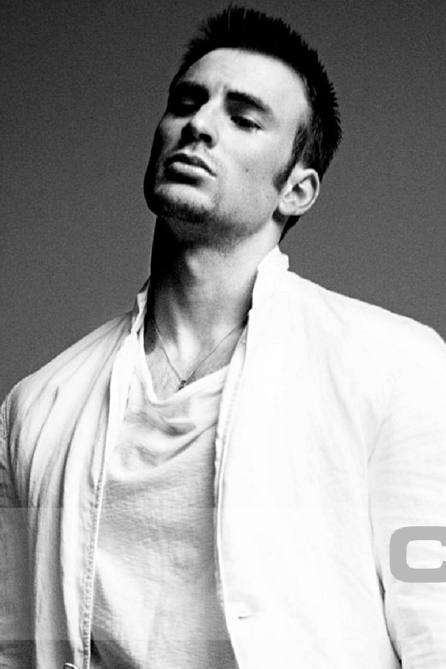 Известный актер Крис Эванс