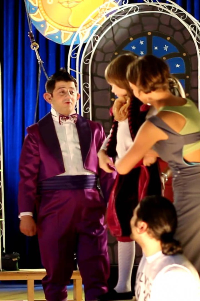 Известный актер Михаил Галустян