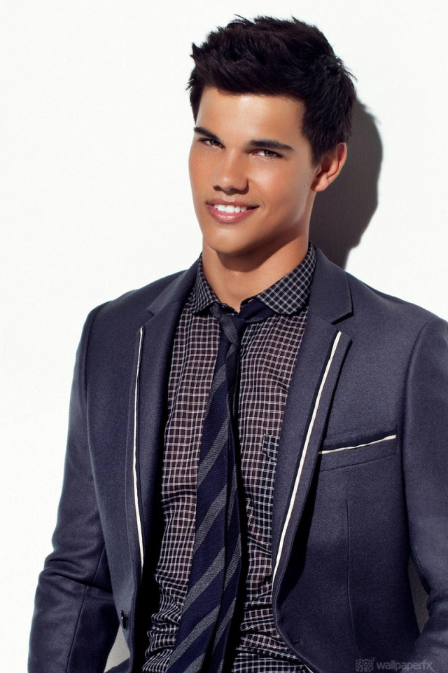 Известный Тейлор Лотнер