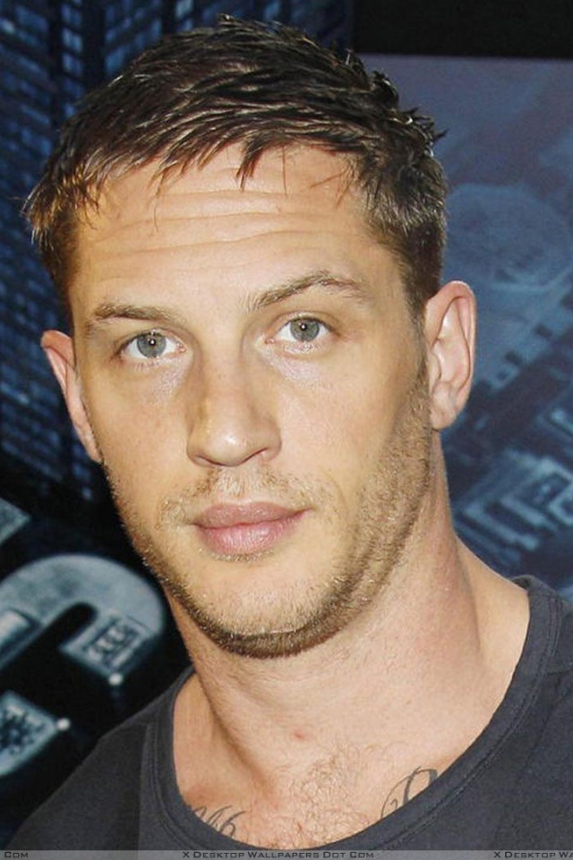 Известный Том Харди