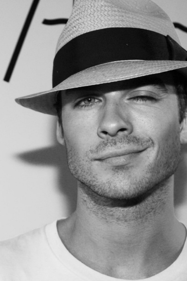 Йен Сомерхолдер в шляпе