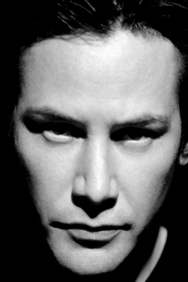 Киану Ривз в черно-белом