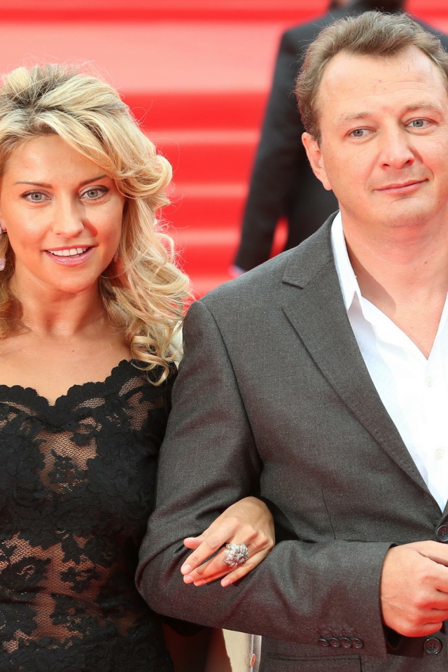 Марат Башаров со спутницей