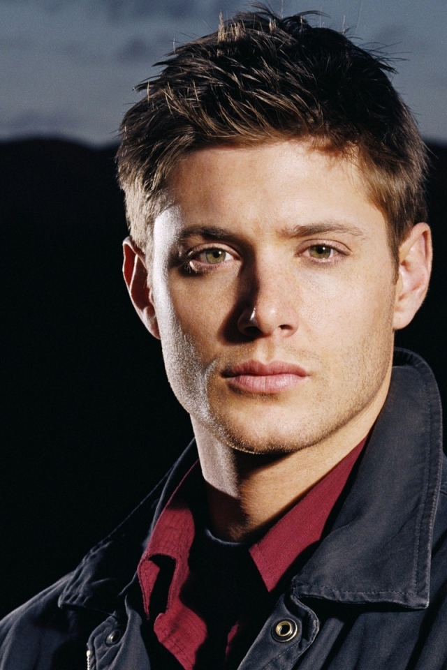 Популярный Дженсен Эклс