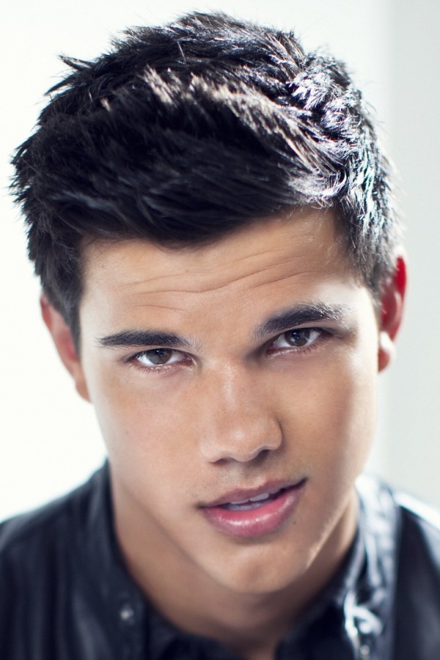 Популярный Тэйлор Лотнер