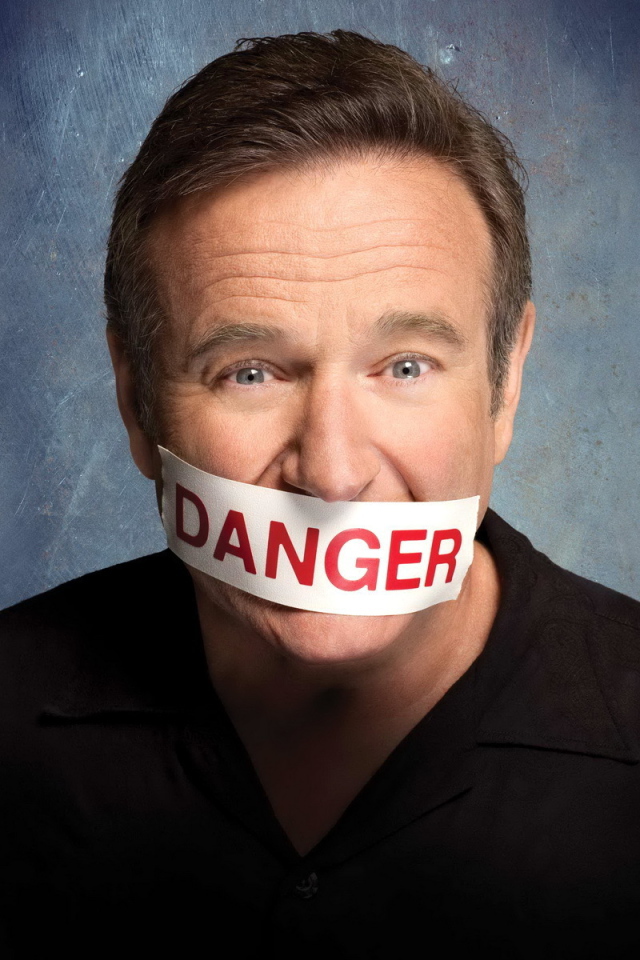 Робин Уильямс с заклеенным ртом