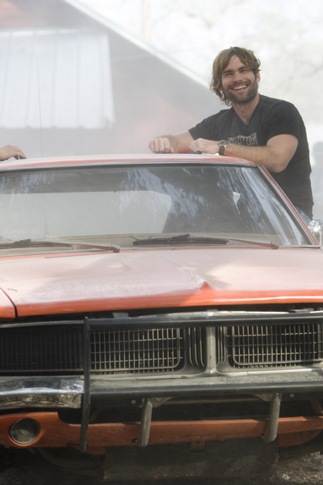 Шонн Уильям Скотт на автомобиле