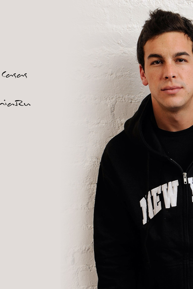 Знаменитый киноактер Марио Касас