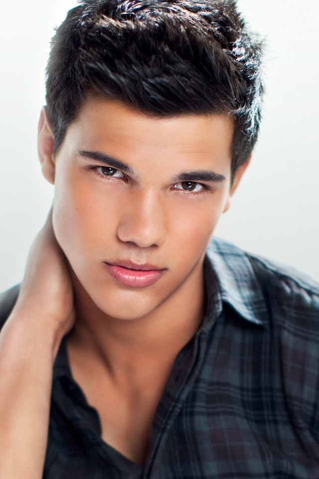  Тэйлор Лотнер