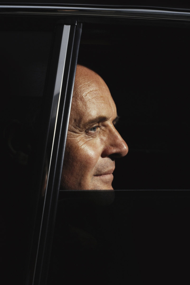 Энтони Хопкинс в автомобиле