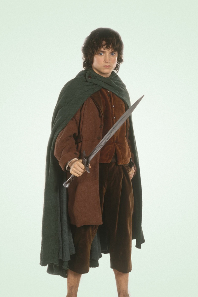 Элайджа Вуд с мечом