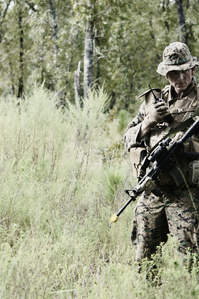 Солдаты в боевой обстановке