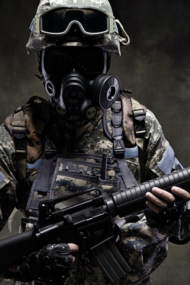 Солдат в полной экипировке