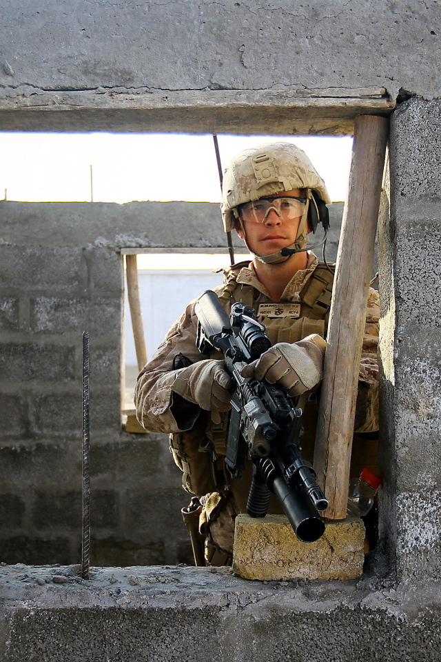 Солдат на учениях