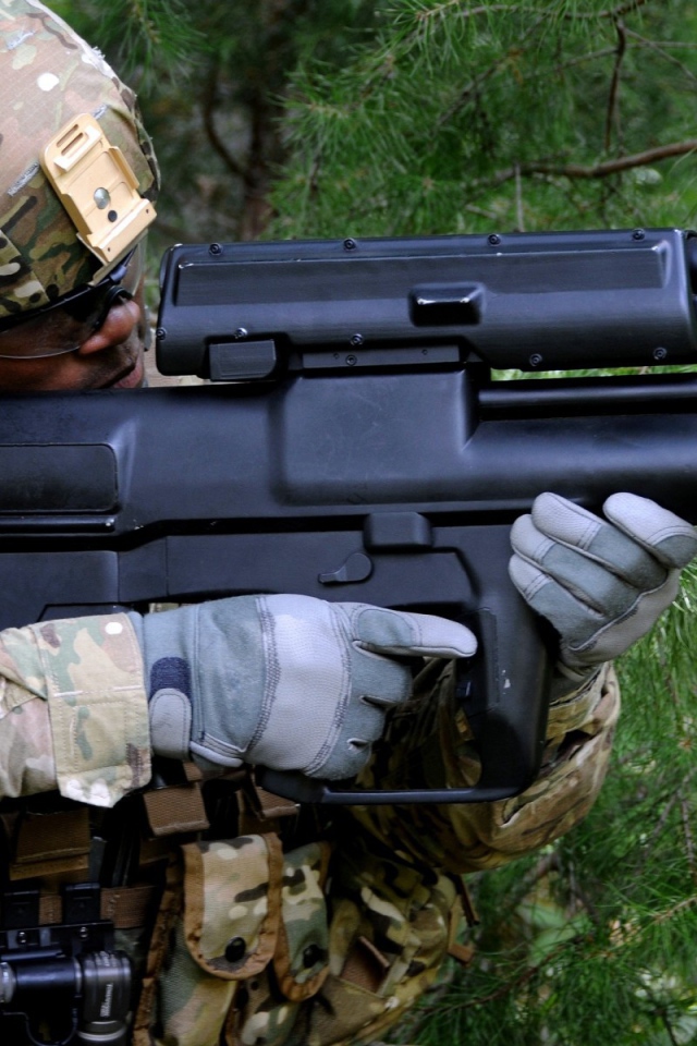 Солдат с оружием