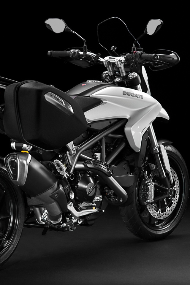 Красивый мотоцикл Ducati Hyperstrada