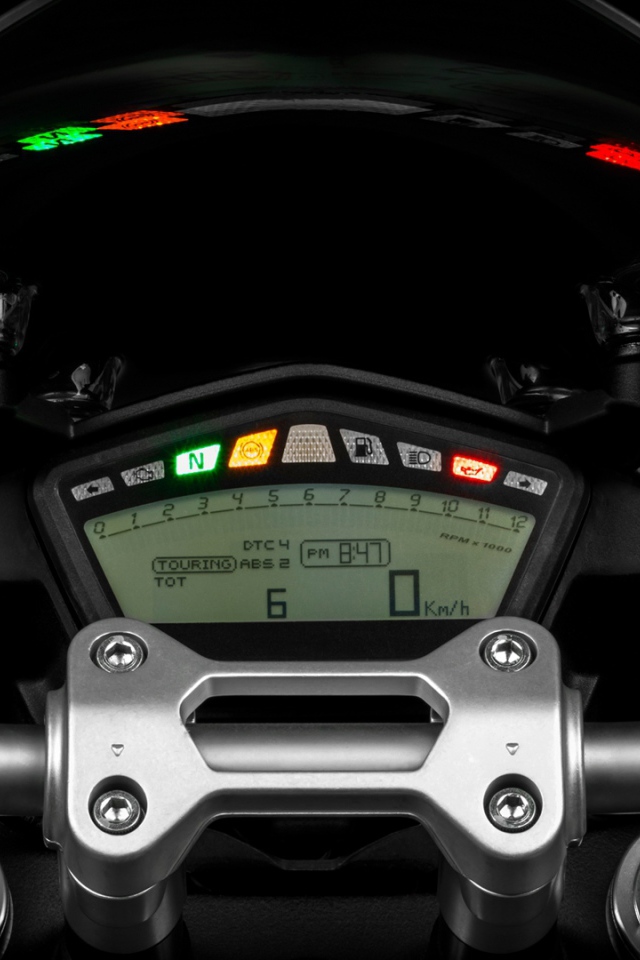 Красивый мотоцикл в москве Ducati Hyperstrada