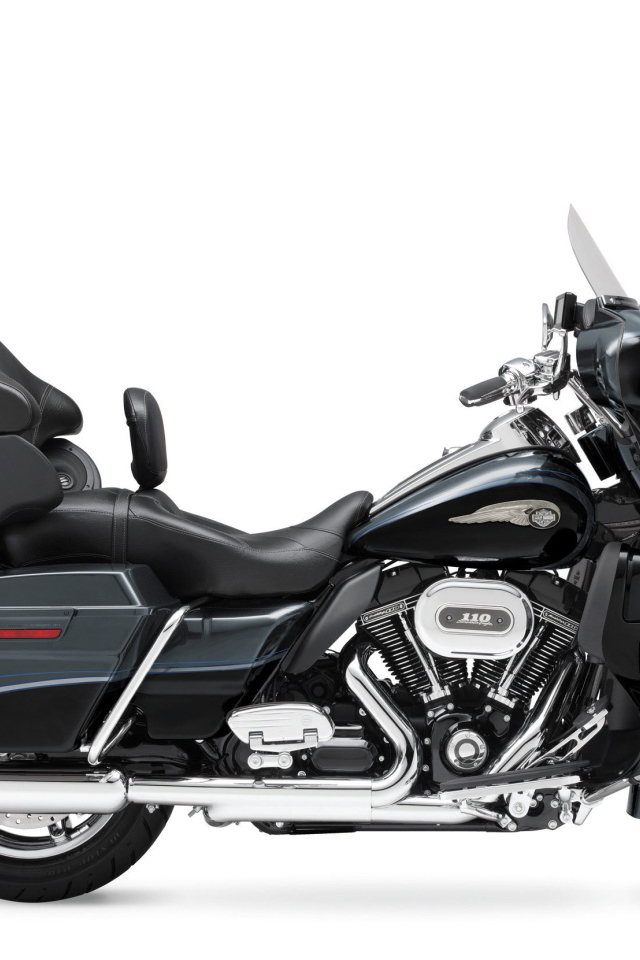 Красивый мотоцикл Harley-Davidson CVO Electra Glide Ultra Classic