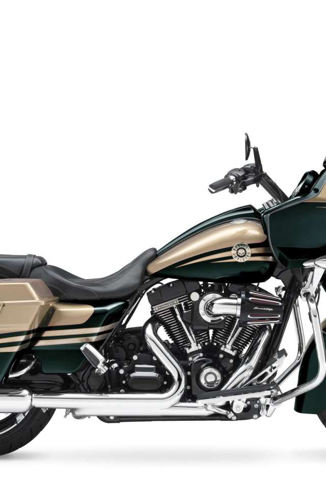 Красивый мотоцикл Harley-Davidson CVO Road King