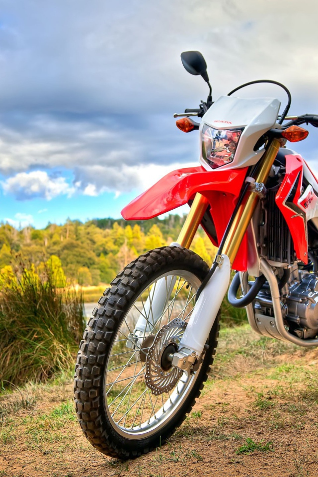 Красивый мотоцикл Honda CRF 250 L