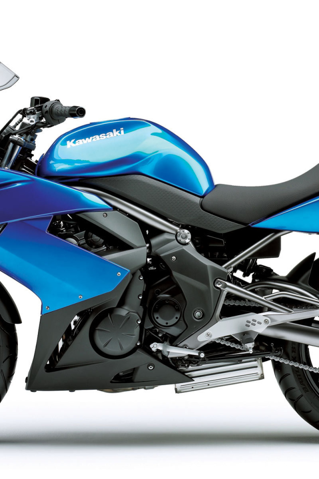 Красивый мотоцикл Kawasaki ER-6f