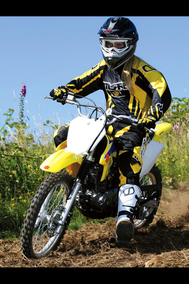 Красивый мотоцикл Suzuki  DR-Z 125