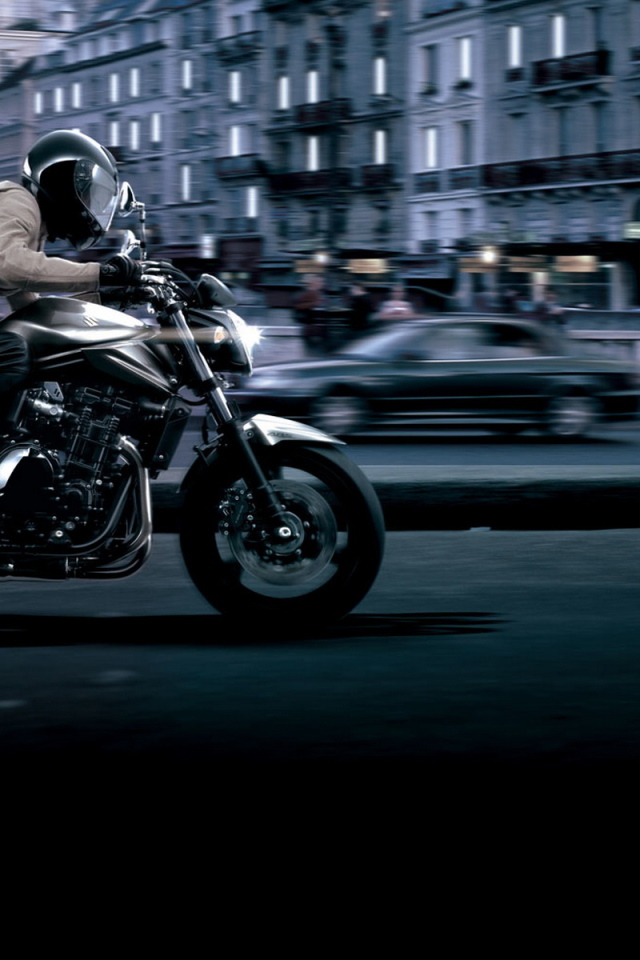 Красивый мотоцикл Suzuki  GSF 650