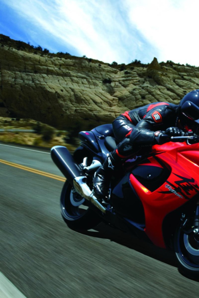 Красивый мотоцикл Suzuki  GSX 1300 R