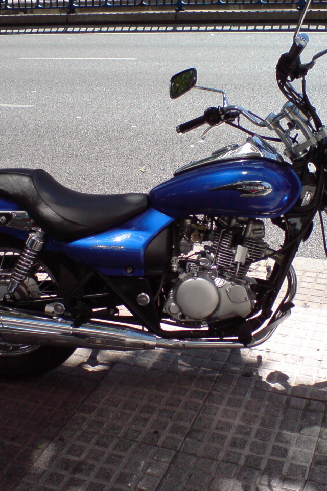 Красивый мотоцикл Suzuki Marauder 125